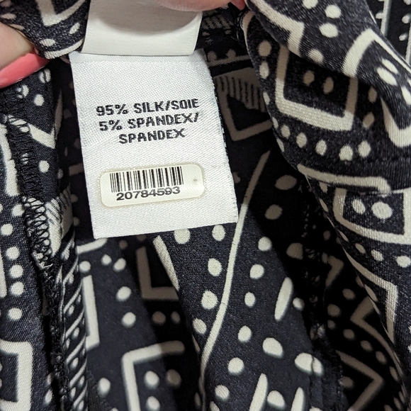 Diane von Furstenberg 'Maya' Print Stretch Silk Black and White Top - Picture 12 of 12